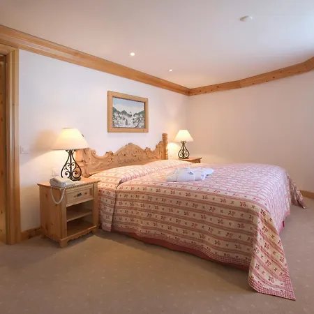 كريستال سوبيريور فندق