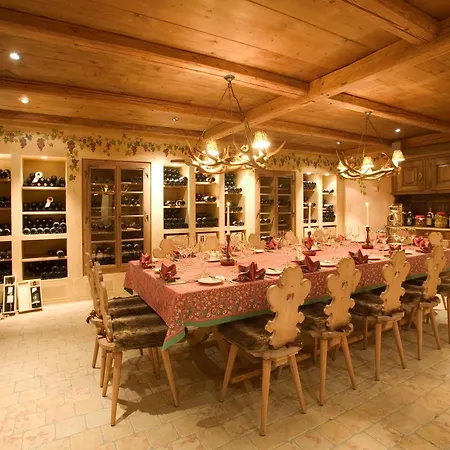 فندق كريستال سوبيريور 4*