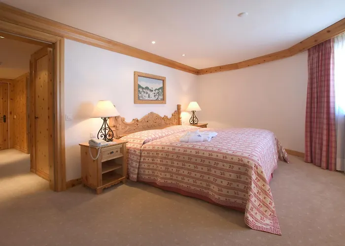 Crystal Superior Hotel